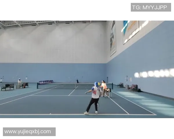 掌握网球节奏的秘诀新手必备的入门技巧与训练方法分享